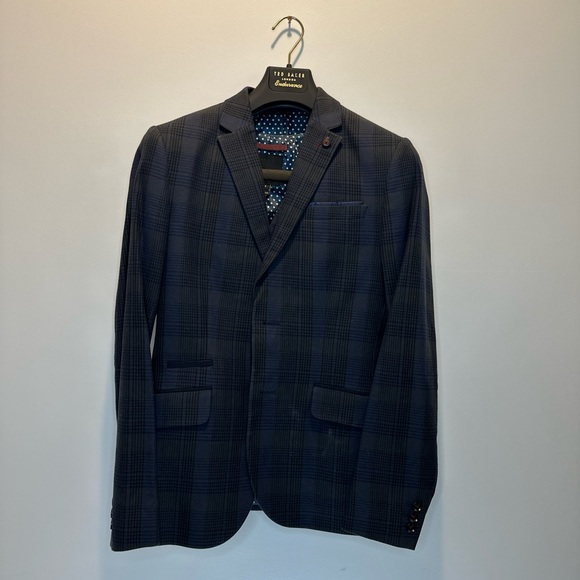 Beautiful Ted Baker 3 pc Suite - 30R pants, Size S (Ted Size 2) - Picture 2 of 12